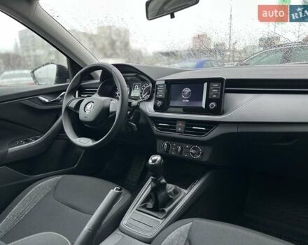 Чорний Шкода Scala, об'ємом двигуна 1.6 л та пробігом 76 тис. км за 15800 $, фото 16 на Automoto.ua