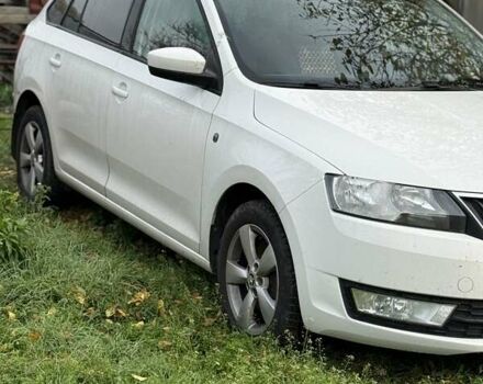 Белый Шкода Спейсбек, объемом двигателя 1.2 л и пробегом 115 тыс. км за 8500 $, фото 1 на Automoto.ua