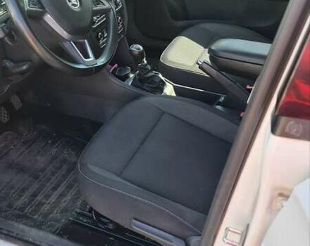 Белый Шкода Спейсбек, объемом двигателя 1.2 л и пробегом 66 тыс. км за 7900 $, фото 12 на Automoto.ua