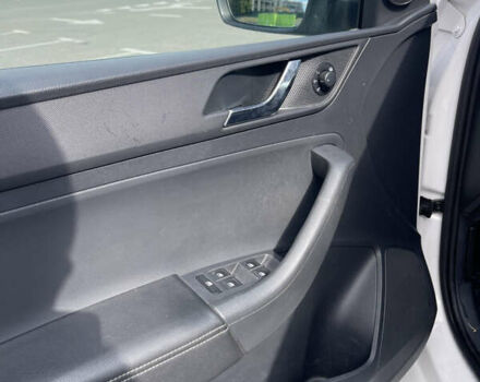 Шкода Спейсбек 2016 в Киеве на Automoto.ua Белый Шкода Спейсбек, объемом двигателя 1.2 л и пробегом 202 тыс. км за 7900 $, фото 7 на Automoto.ua