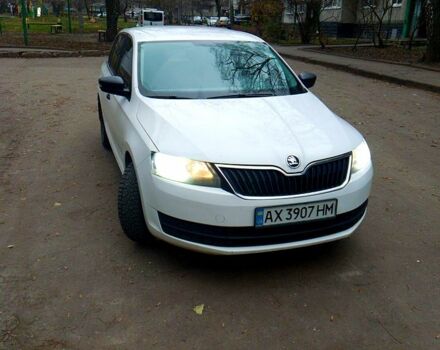 Белый Шкода Спейсбек, объемом двигателя 1.6 л и пробегом 200 тыс. км за 7600 $, фото 1 на Automoto.ua