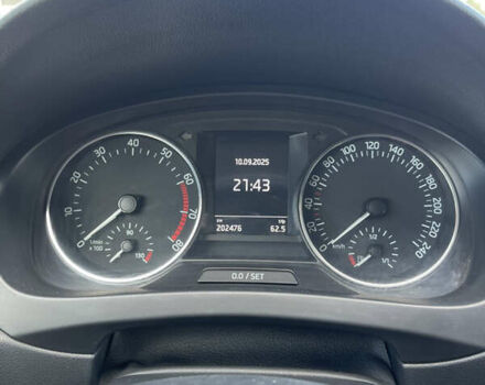 Шкода Спейсбек 2016 в Киеве на Automoto.ua Белый Шкода Спейсбек, объемом двигателя 1.2 л и пробегом 202 тыс. км за 7900 $, фото 8 на Automoto.ua