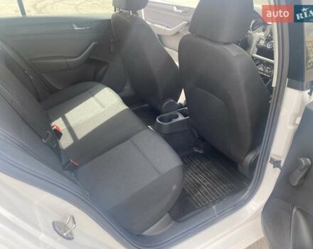 Шкода Спейсбек 2017 в Киеве на Automoto.ua Белый Шкода Спейсбек, объемом двигателя 1 л и пробегом 163 тыс. км за 8000 $, фото 9 на Automoto.ua