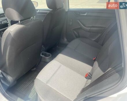 Шкода Спейсбек 2017 в Киеве на Automoto.ua Белый Шкода Спейсбек, объемом двигателя 1 л и пробегом 163 тыс. км за 8000 $, фото 10 на Automoto.ua