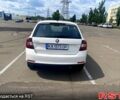 Белый Шкода Спейсбек, объемом двигателя 1 л и пробегом 136 тыс. км за 8500 $, фото 1 на Automoto.ua