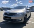 Бежевый Шкода Спейсбек, объемом двигателя 1.6 л и пробегом 265 тыс. км за 9000 $, фото 1 на Automoto.ua