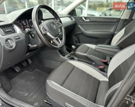 Шкода Спейсбек 2017 в Киеве на Automoto.ua Черный Шкода Спейсбек, объемом двигателя 1.2 л и пробегом 87 тыс. км за 10490 $, фото 12 на Automoto.ua