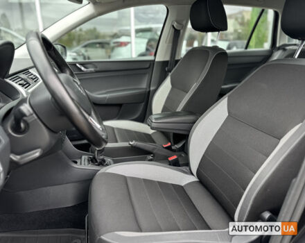 Шкода Спейсбек 2017 в Киеве на Automoto.ua Черный Шкода Спейсбек, объемом двигателя 1.2 л и пробегом 87 тыс. км за 10000 $, фото 19 на Automoto.ua