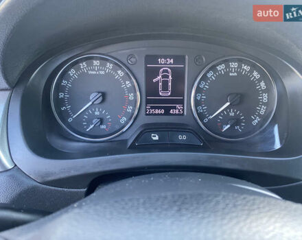 Красный Шкода Спейсбек, объемом двигателя 1.6 л и пробегом 236 тыс. км за 7000 $, фото 11 на Automoto.ua