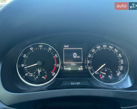 Красный Шкода Спейсбек, объемом двигателя 1.2 л и пробегом 111 тыс. км за 8000 $, фото 6 на Automoto.ua