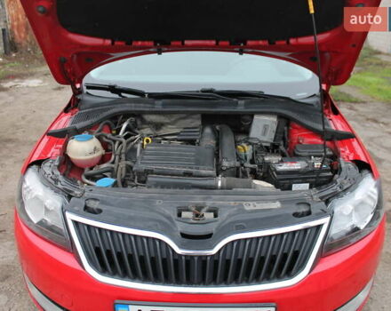 Красный Шкода Спейсбек, объемом двигателя 1.2 л и пробегом 180 тыс. км за 6400 $, фото 14 на Automoto.ua