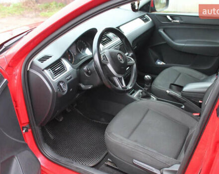 Красный Шкода Спейсбек, объемом двигателя 1.2 л и пробегом 180 тыс. км за 6400 $, фото 7 на Automoto.ua
