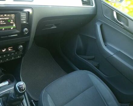 Красный Шкода Спейсбек, объемом двигателя 1.2 л и пробегом 190 тыс. км за 7100 $, фото 5 на Automoto.ua