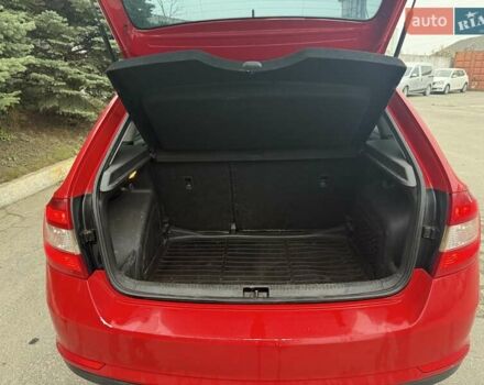Красный Шкода Спейсбек, объемом двигателя 1.6 л и пробегом 354 тыс. км за 7000 $, фото 11 на Automoto.ua