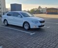 Белый Шкода Суперб, объемом двигателя 1.8 л и пробегом 232 тыс. км за 9500 $, фото 2 на Automoto.ua