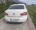 Белый Шкода Суперб, объемом двигателя 1.8 л и пробегом 287 тыс. км за 8500 $, фото 2 на Automoto.ua