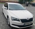 Белый Шкода Суперб, объемом двигателя 1.6 л и пробегом 205 тыс. км за 14500 $, фото 2 на Automoto.ua