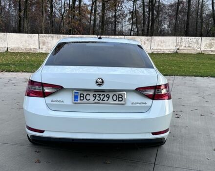 Белый Шкода Суперб, объемом двигателя 1.6 л и пробегом 171 тыс. км за 14000 $, фото 5 на Automoto.ua