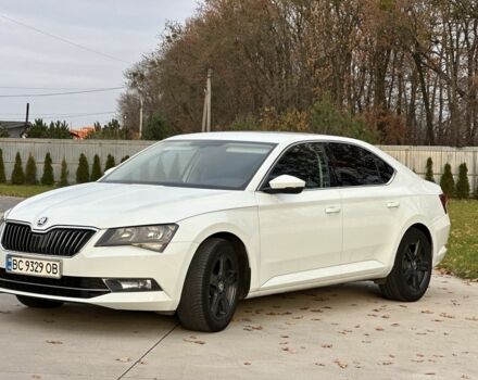 Белый Шкода Суперб, объемом двигателя 1.6 л и пробегом 171 тыс. км за 14000 $, фото 2 на Automoto.ua