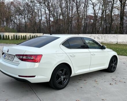 Белый Шкода Суперб, объемом двигателя 1.6 л и пробегом 171 тыс. км за 14000 $, фото 4 на Automoto.ua