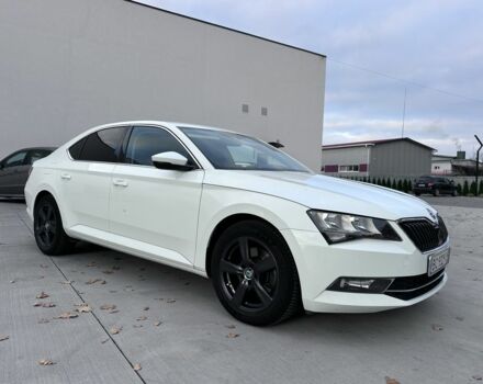 Белый Шкода Суперб, объемом двигателя 1.6 л и пробегом 171 тыс. км за 14000 $, фото 3 на Automoto.ua