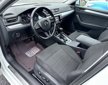 Белый Шкода Суперб, объемом двигателя 1.6 л и пробегом 171 тыс. км за 14000 $, фото 6 на Automoto.ua