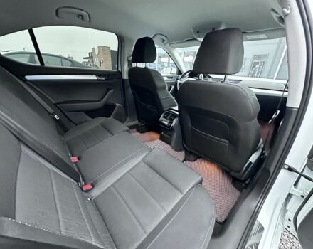 Белый Шкода Суперб, объемом двигателя 1.6 л и пробегом 171 тыс. км за 14000 $, фото 9 на Automoto.ua