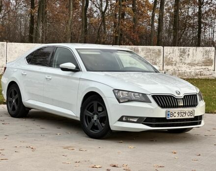 Белый Шкода Суперб, объемом двигателя 1.6 л и пробегом 171 тыс. км за 14000 $, фото 1 на Automoto.ua
