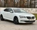 Белый Шкода Суперб, объемом двигателя 1.6 л и пробегом 171 тыс. км за 14000 $, фото 1 на Automoto.ua