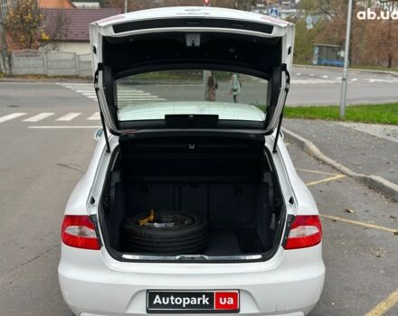 Белый Шкода Суперб, объемом двигателя 1.8 л и пробегом 230 тыс. км за 8190 $, фото 14 на Automoto.ua