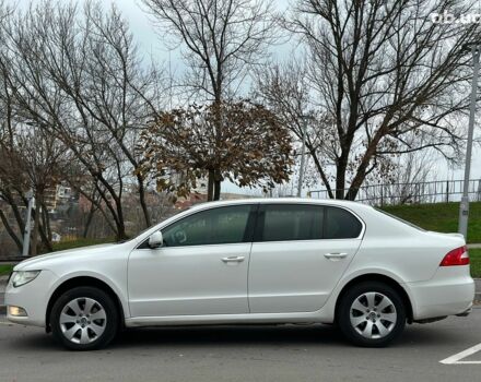 Белый Шкода Суперб, объемом двигателя 1.8 л и пробегом 230 тыс. км за 8190 $, фото 2 на Automoto.ua