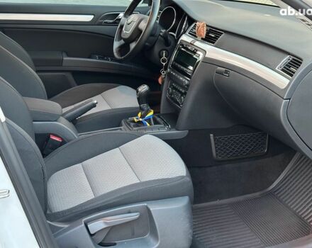 Белый Шкода Суперб, объемом двигателя 1.8 л и пробегом 109 тыс. км за 10990 $, фото 18 на Automoto.ua