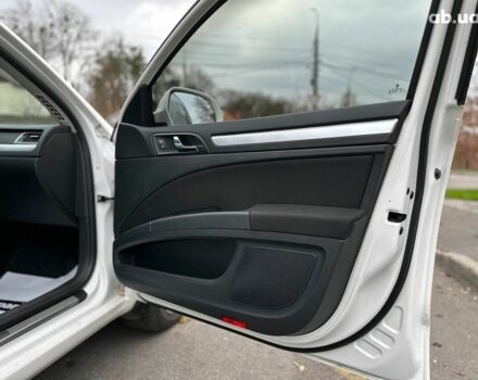 Белый Шкода Суперб, объемом двигателя 1.8 л и пробегом 230 тыс. км за 8190 $, фото 35 на Automoto.ua