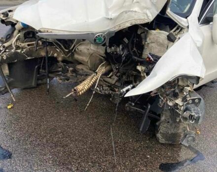 Белый Шкода Суперб, объемом двигателя 1.8 л и пробегом 170 тыс. км за 2200 $, фото 5 на Automoto.ua