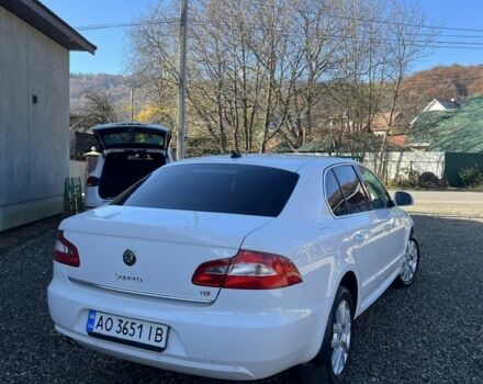 Белый Шкода Суперб, объемом двигателя 2 л и пробегом 317 тыс. км за 9800 $, фото 3 на Automoto.ua