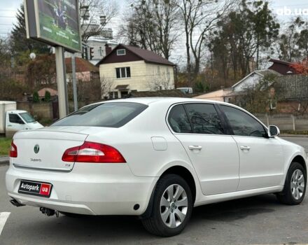 Белый Шкода Суперб, объемом двигателя 1.8 л и пробегом 230 тыс. км за 8190 $, фото 5 на Automoto.ua