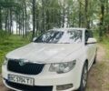 Белый Шкода Суперб, объемом двигателя 2 л и пробегом 325 тыс. км за 7400 $, фото 1 на Automoto.ua