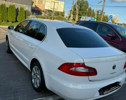 Белый Шкода Суперб, объемом двигателя 1.8 л и пробегом 250 тыс. км за 9200 $, фото 1 на Automoto.ua