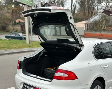 Белый Шкода Суперб, объемом двигателя 1.8 л и пробегом 230 тыс. км за 8190 $, фото 15 на Automoto.ua