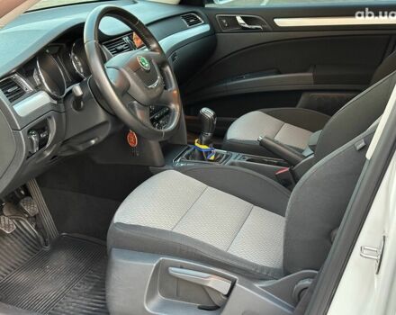 Белый Шкода Суперб, объемом двигателя 1.8 л и пробегом 109 тыс. км за 10990 $, фото 6 на Automoto.ua