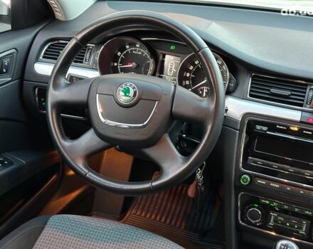 Белый Шкода Суперб, объемом двигателя 1.8 л и пробегом 109 тыс. км за 10990 $, фото 17 на Automoto.ua