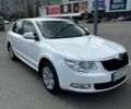 Белый Шкода Суперб, объемом двигателя 1.8 л и пробегом 121 тыс. км за 8200 $, фото 1 на Automoto.ua