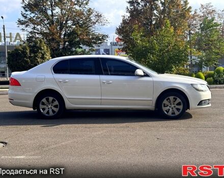 Шкода Суперб 2013 у Кривому Розі на Automoto.ua Білий Шкода Суперб, об'ємом двигуна 1.8 л та пробігом 179 тис. км за 9450 $, фото 3 на Automoto.ua
