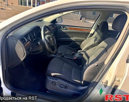 Шкода Суперб 2013 у Кривому Розі на Automoto.ua Білий Шкода Суперб, об'ємом двигуна 1.8 л та пробігом 179 тис. км за 9450 $, фото 8 на Automoto.ua