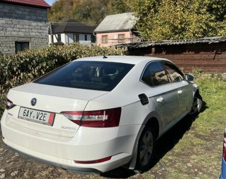 Белый Шкода Суперб, объемом двигателя 1.8 л и пробегом 280 тыс. км за 5500 $, фото 3 на Automoto.ua