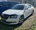 Белый Шкода Суперб, объемом двигателя 1.8 л и пробегом 280 тыс. км за 5500 $, фото 1 на Automoto.ua