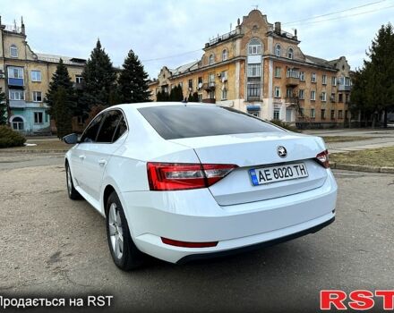Білий Шкода Суперб, об'ємом двигуна 1.8 л та пробігом 188 тис. км за 16800 $, фото 4 на Automoto.ua