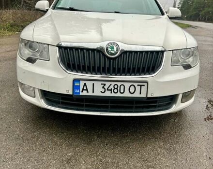Белый Шкода Суперб, объемом двигателя 2 л и пробегом 241 тыс. км за 8700 $, фото 1 на Automoto.ua
