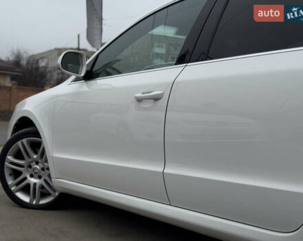 Белый Шкода Суперб, объемом двигателя 2 л и пробегом 304 тыс. км за 7999 $, фото 15 на Automoto.ua