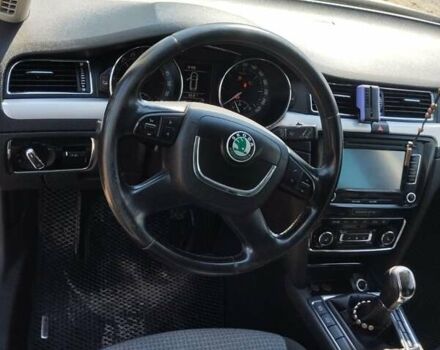 Білий Шкода Суперб, об'ємом двигуна 2 л та пробігом 259 тис. км за 10200 $, фото 12 на Automoto.ua